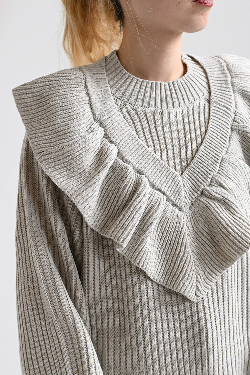 Big Frill Knit Pullover